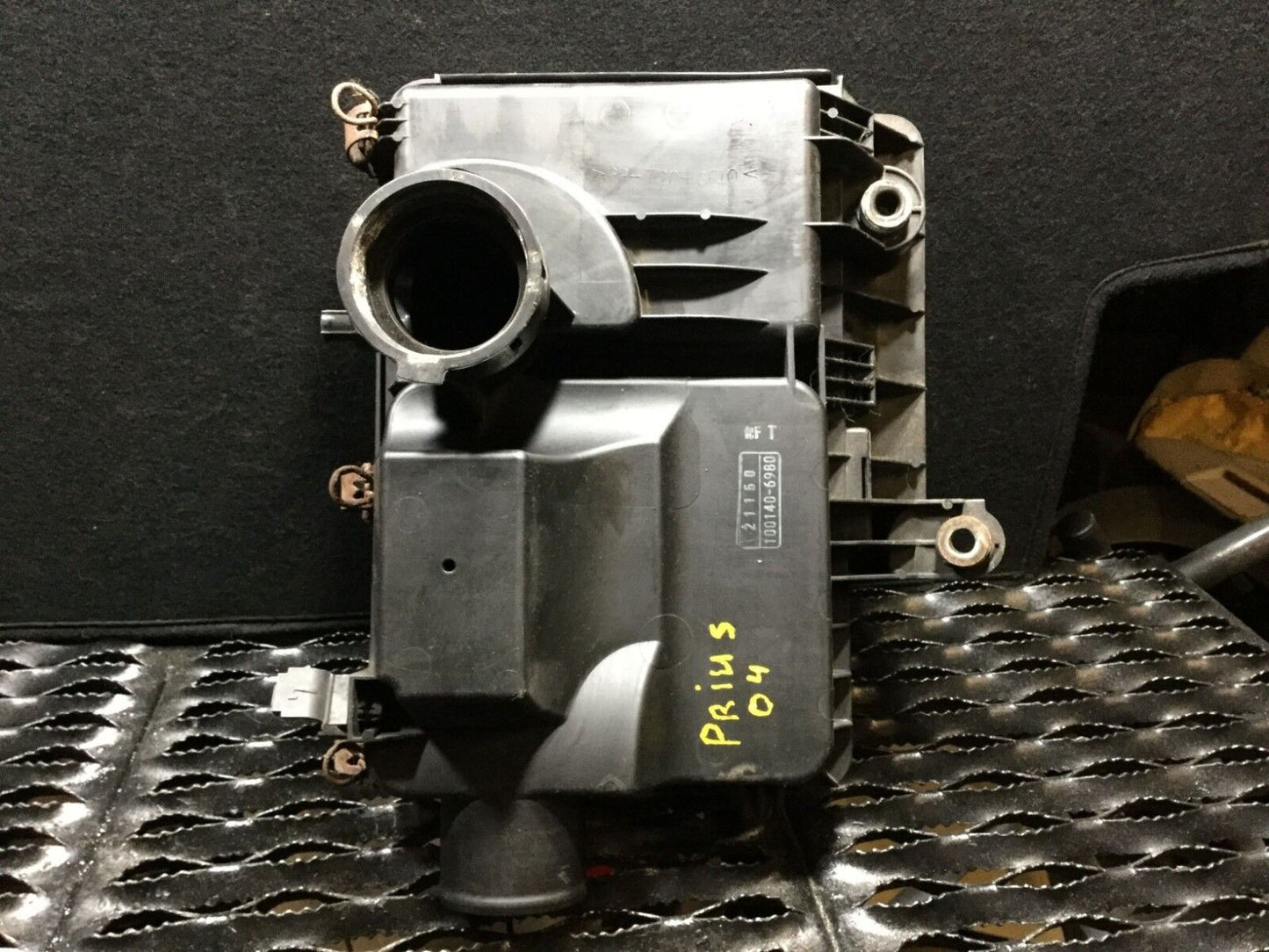 04 05 06 07 08 09 Toyota Prius Air Intake Cleaner Box 100140-6980 OEM