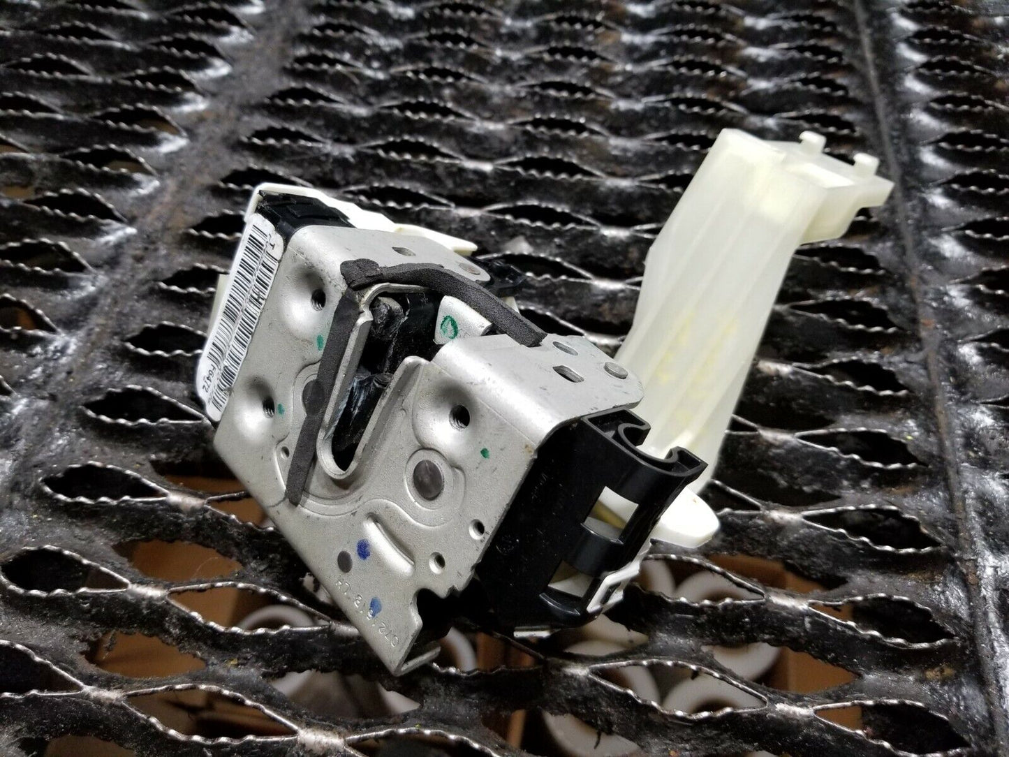 13 14 15 16 Jeep Compass Front Left Driver Door Lock Latch Actuator OEM 30k