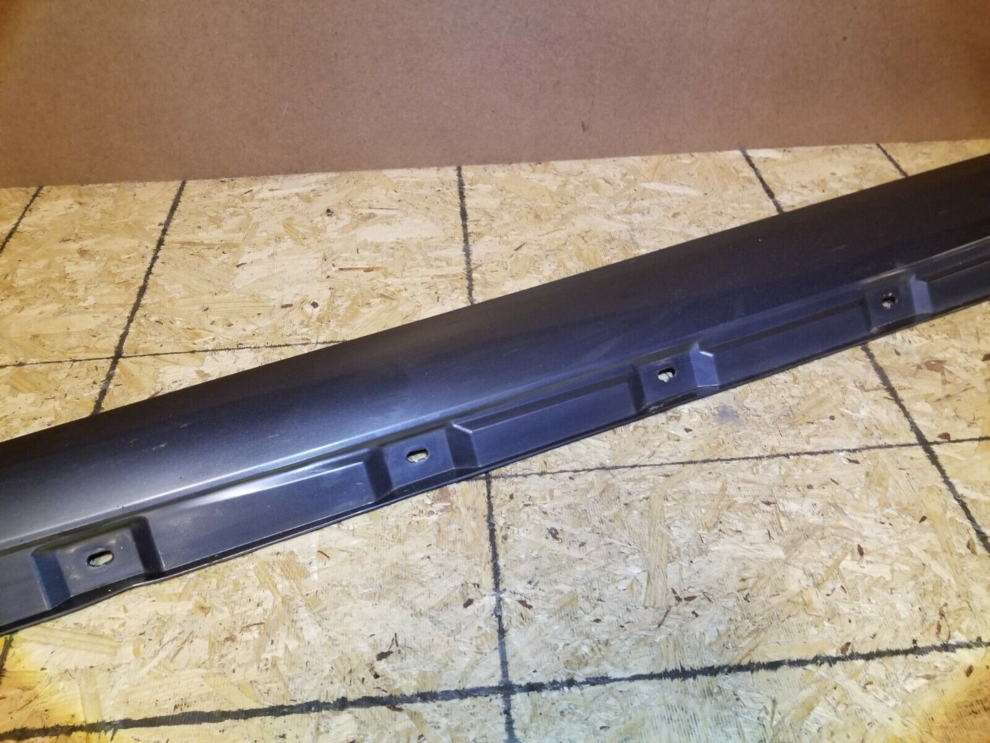 07 08 09 10 Mercedes R350 Left Driver Side Rocker Panel Skirt Molding OEM