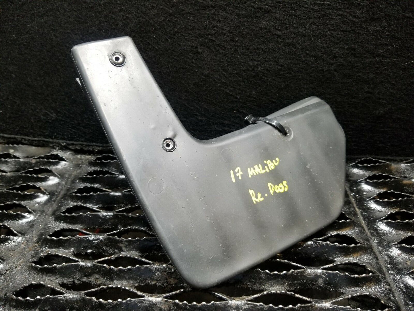 16 17 18 19 Chevrolet Malibu Rear Right Pass Side Mud Flap Splash Guard OEM 3k