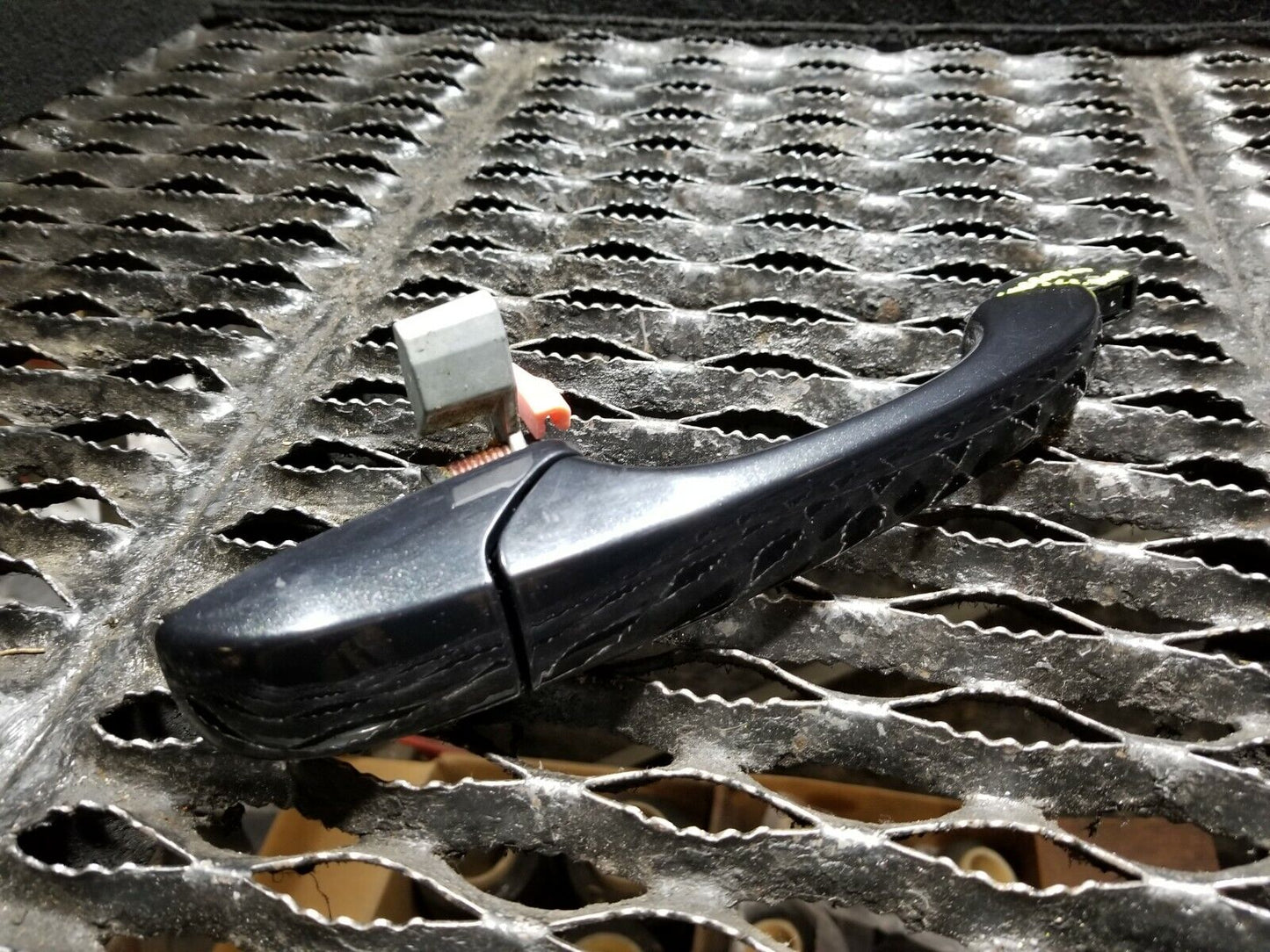 05 06 07 Dodge Magnum Front Right Passenger Exterior Door Handle OEM