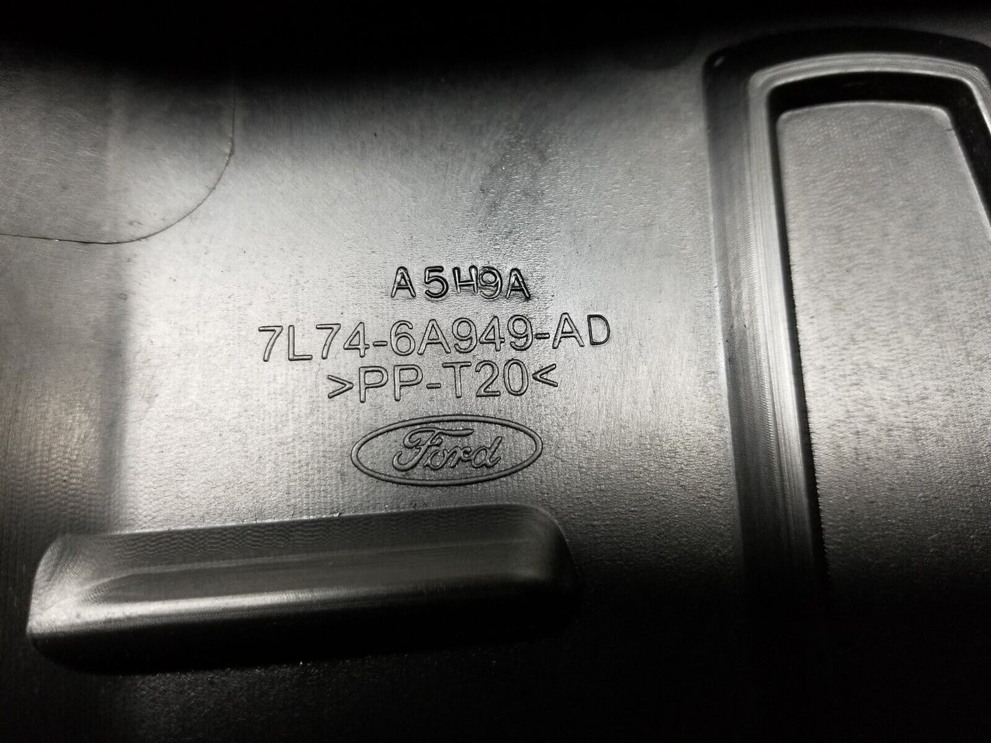 2007 - 2014 Lincoln Navigator 5.4l Engine Motor Cover 7l74-6a949-ad OEM
