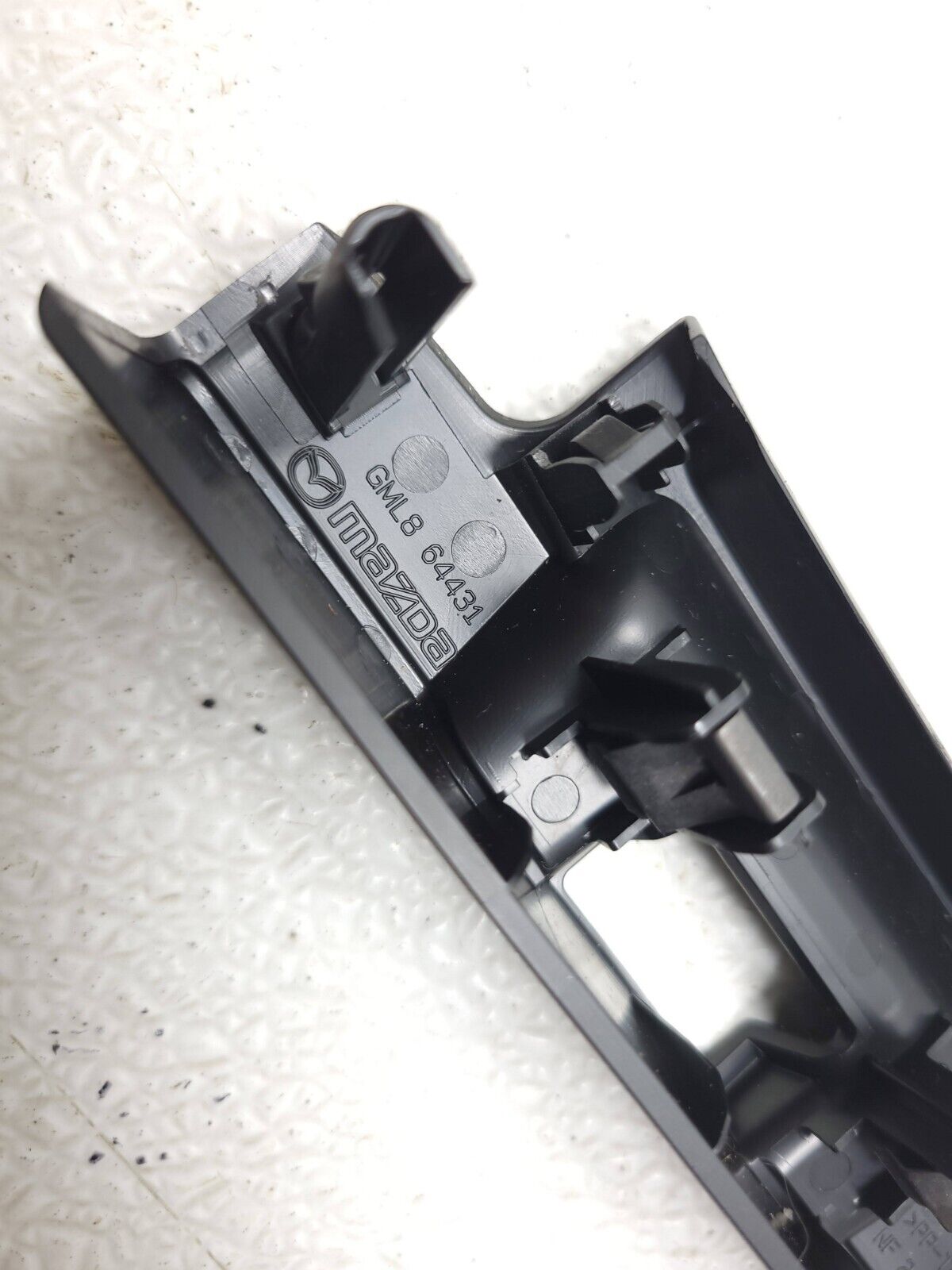 2014 - 2017 Mazda 6 Center Console Trim Gml864431 OEM