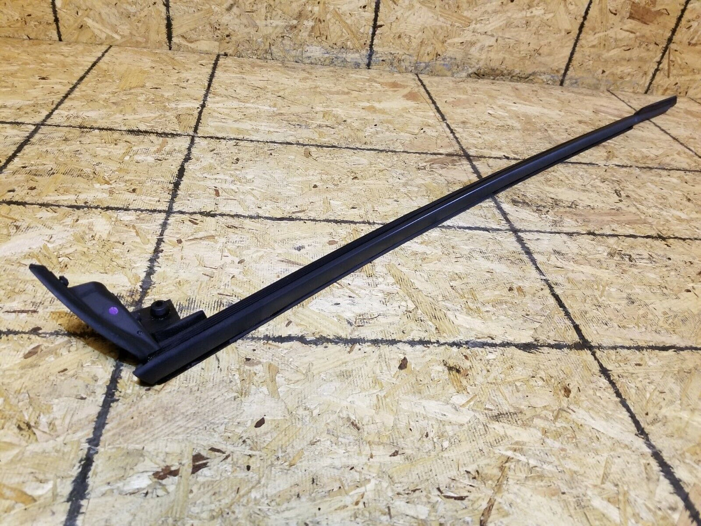 04 05 06 07 Saab 9-3 93 Convertible Left Driver Door Glass Seal Trim Molding OEM