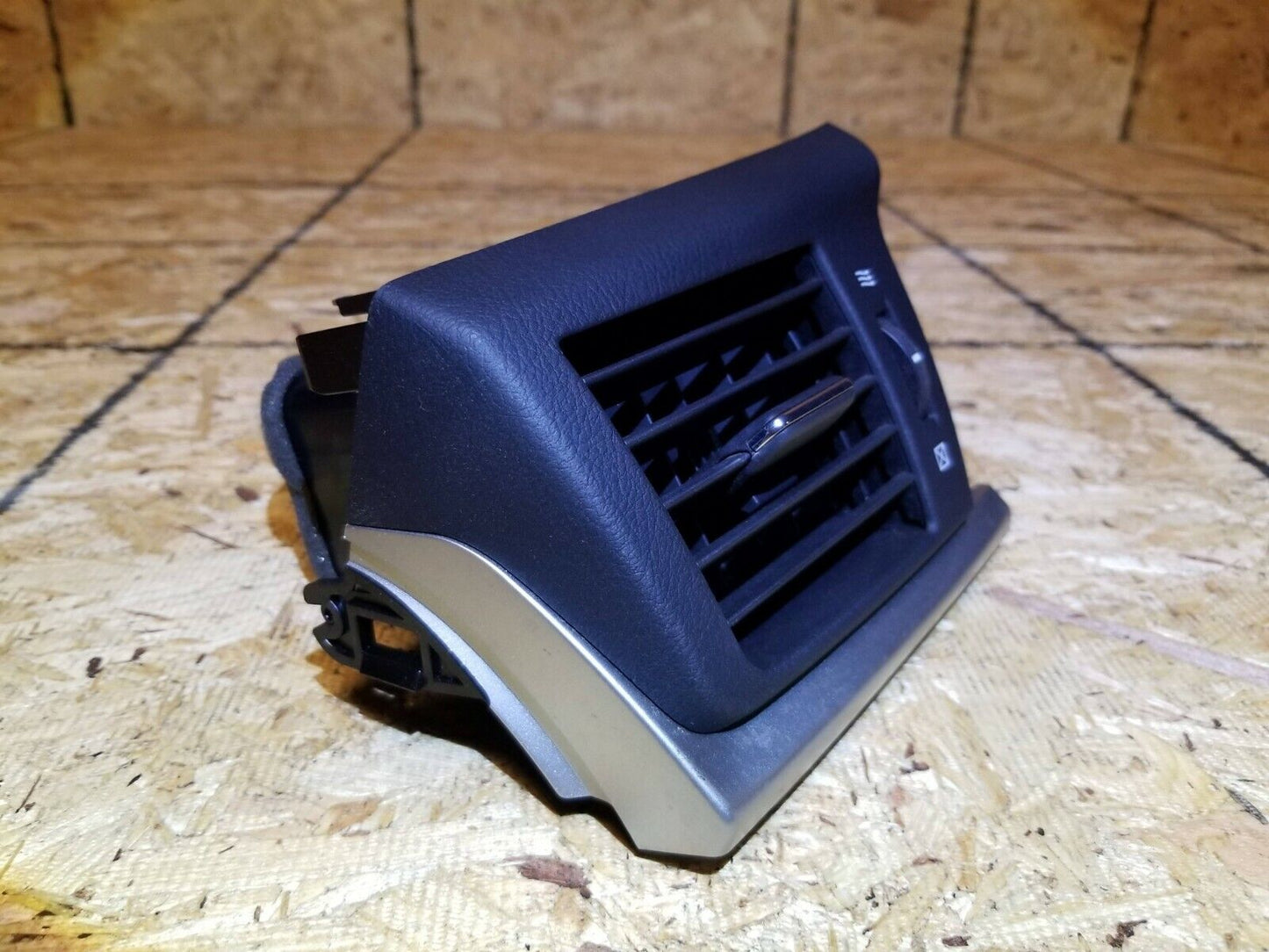 11 12 13 14 15 Lexus CT200h Front Left Driver Side Dash Air Vent OEM