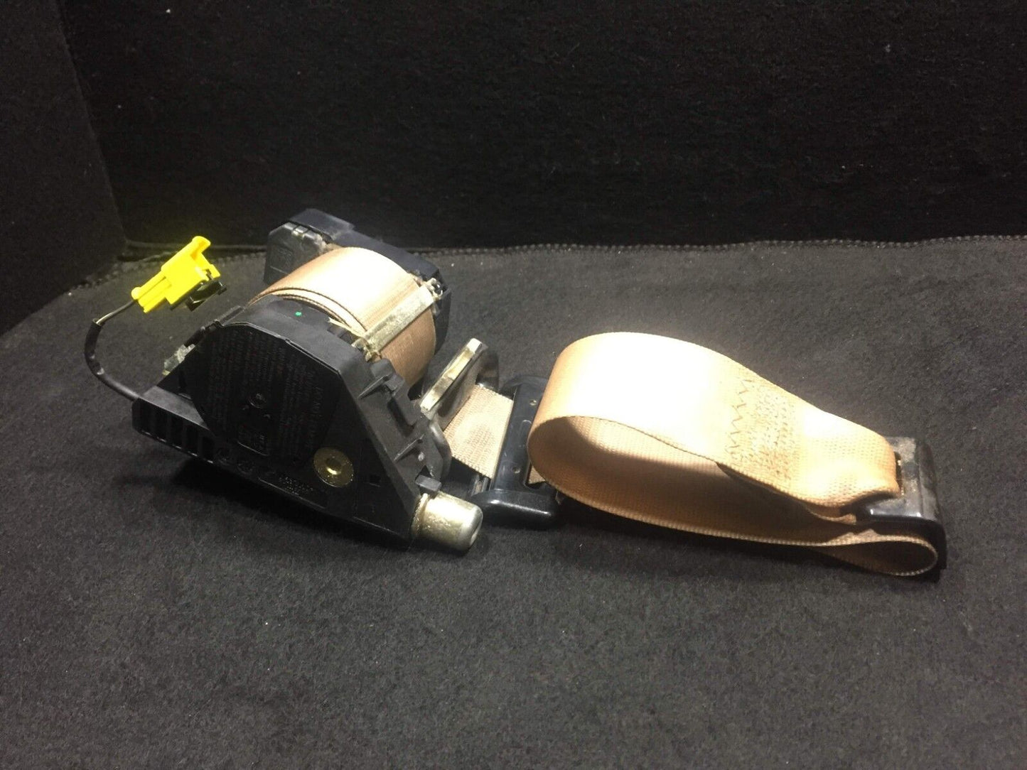 98 99 00 01 Mercedes W163 Ml320 Rear Passenger Side Seat Belt Retractor OEM D34