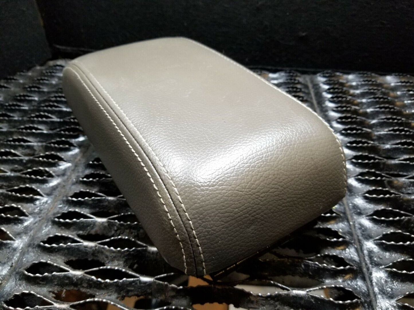 06 07 08 09 Mercury Milan Center Armrest Arm Rest OEM