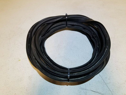 06 07 08 09 Range Rover Sport Rear Trunk Window Weatherstrip Seal OEM