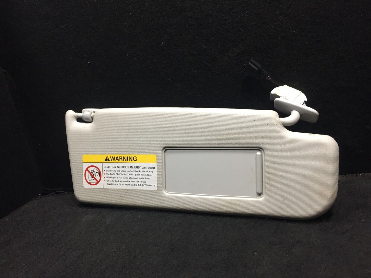 01 02 03 04 05 VW Passat Right Passenger Sun Visor OEM D23