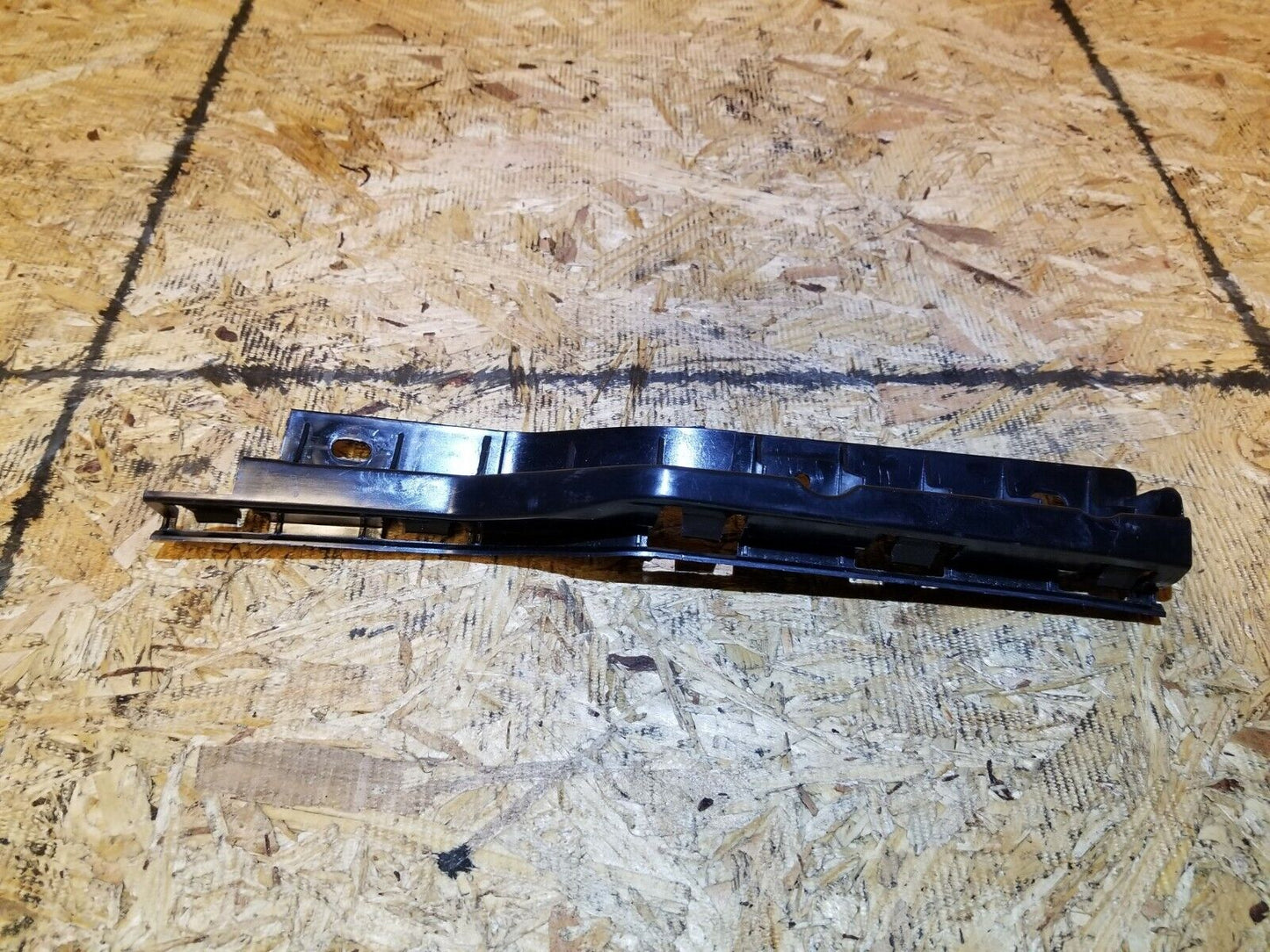18 19 20 Ford Ecosport Rear Left Driver Side Bumper Mount Bracket Support OEM