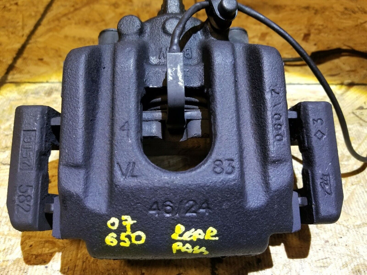 06 07 08 09 10 BMW 650i E63 Rear Brake Caliper Passenger Side Right OEM