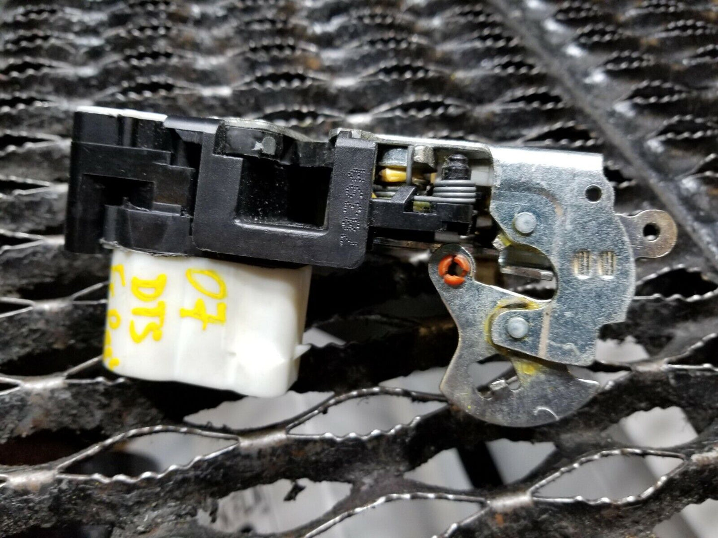 06 07 08 09 10 11 Cadillac DTS Front Right Pass Door Lock Latch Actuator OEM