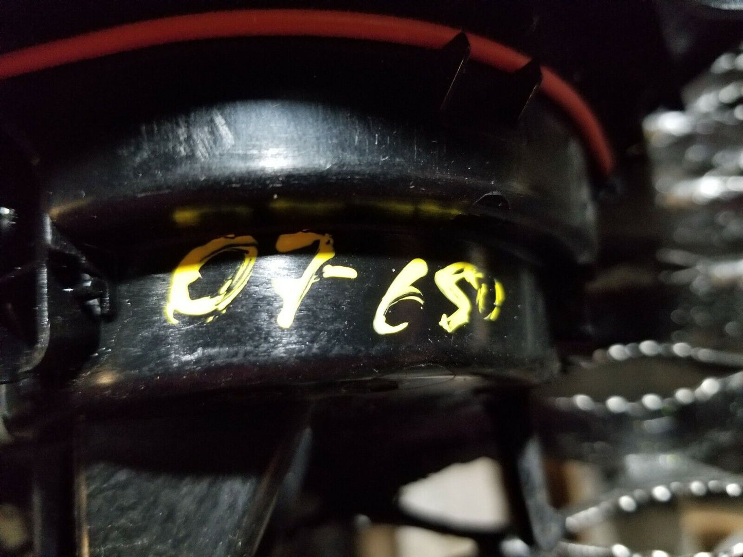 06 07 08 09 10 BMW 650i E63 Rear Center Console Cup Holder OEM