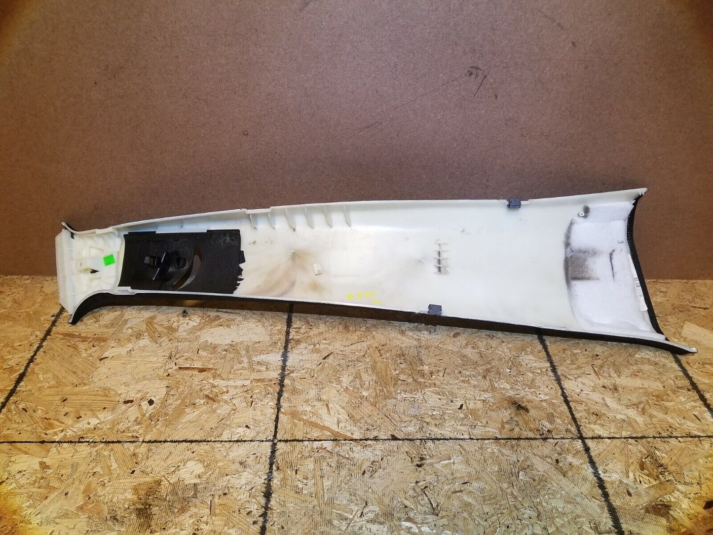 07 08 09 10 Mercedes R350 Left Driver Side B Pillar Upper Trim Cover OEM