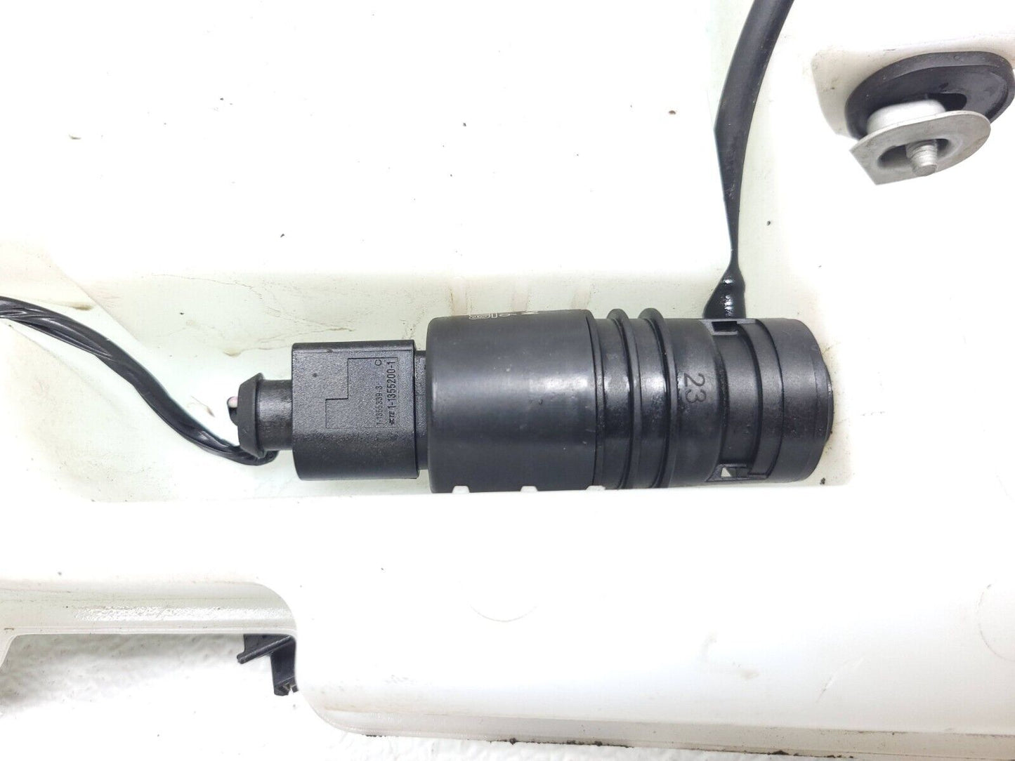 2013 - 2018 Cadillac Ats Windshield Washer Fluid Reservoir Tank 23274517 Oem✅