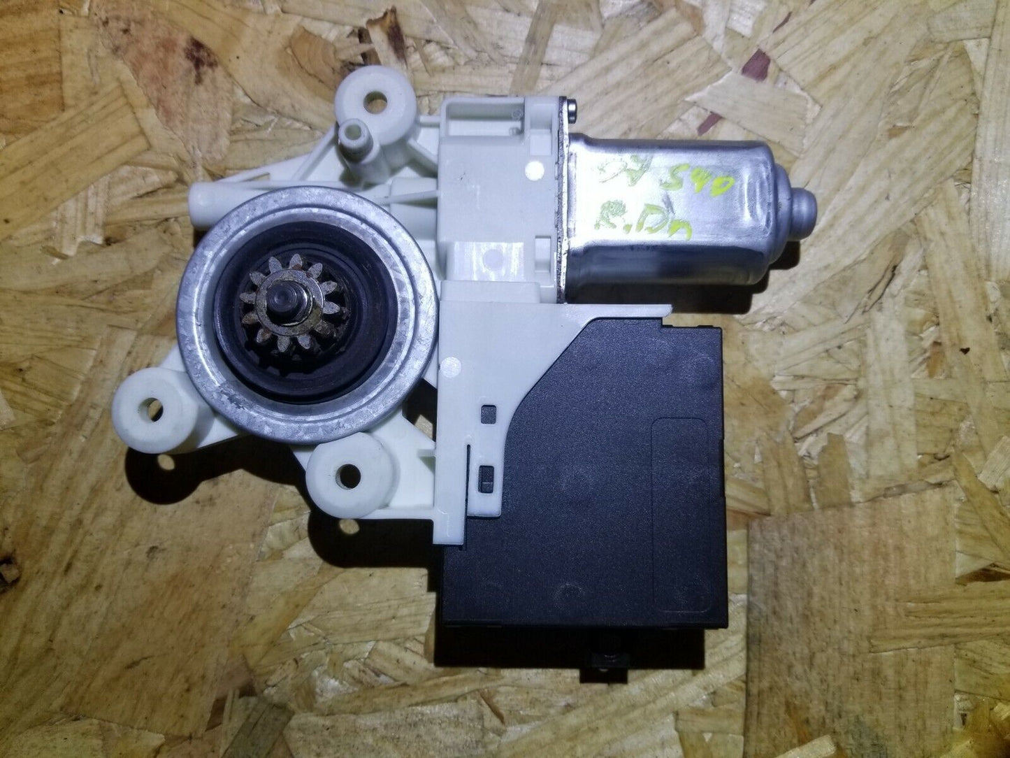 05 06 07 Volvo S40 Rear Left Driver Side Door Window Regulator Motor OEM
