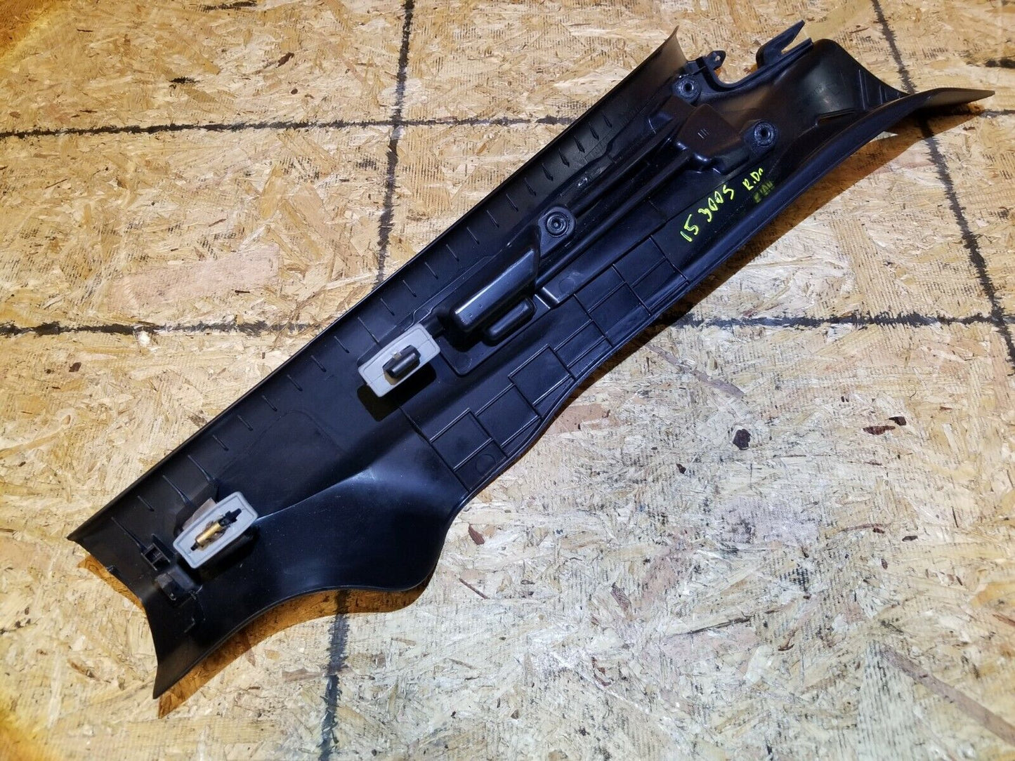 12 13 14 15 16 17 Chrysler 300 Rear Left Driver Side Door Sill Scuff Plate OEM