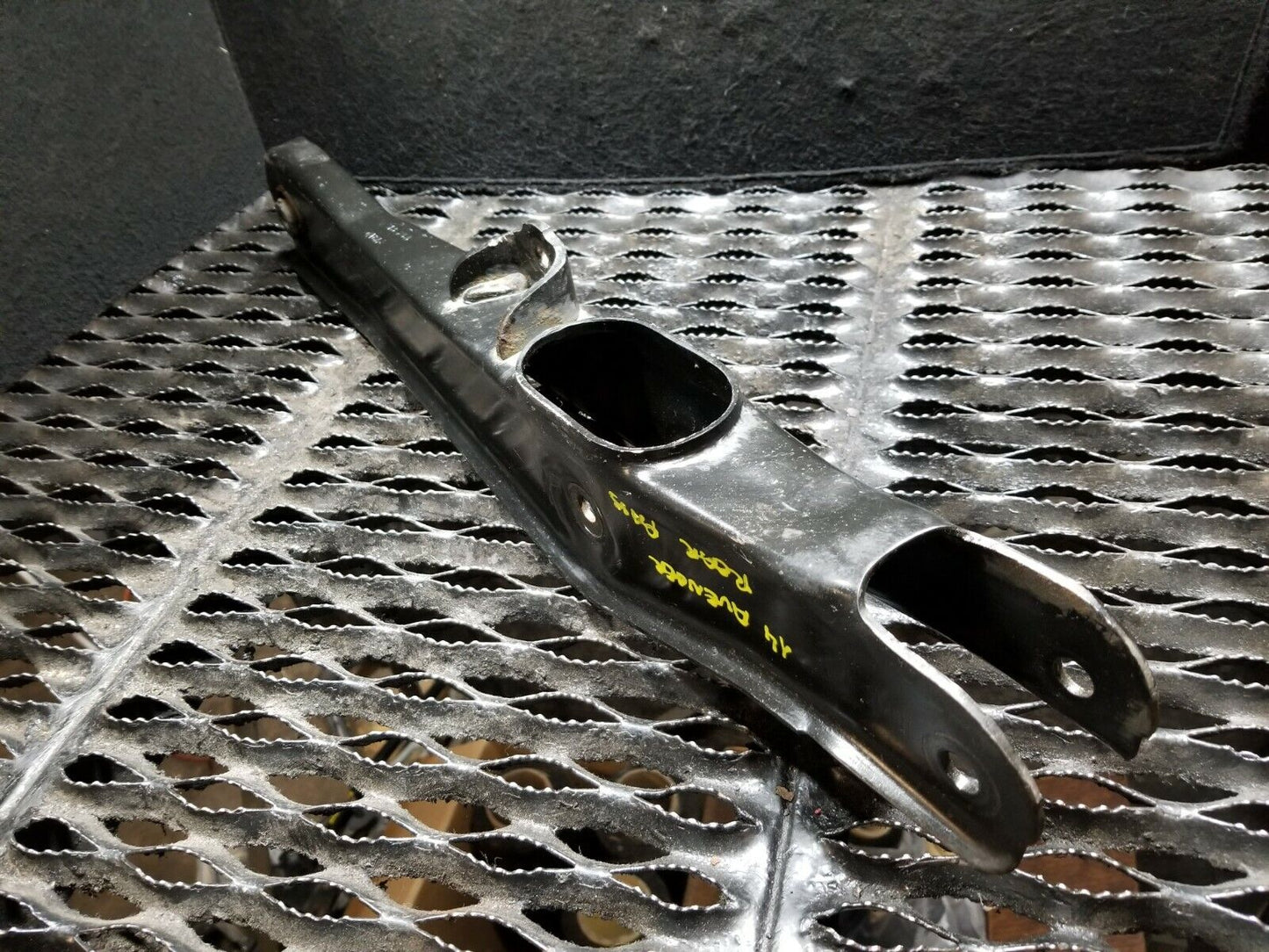11 12 13 14 Dodge Avenger 2.4l Rear Control Arm Right Pass Side OEM