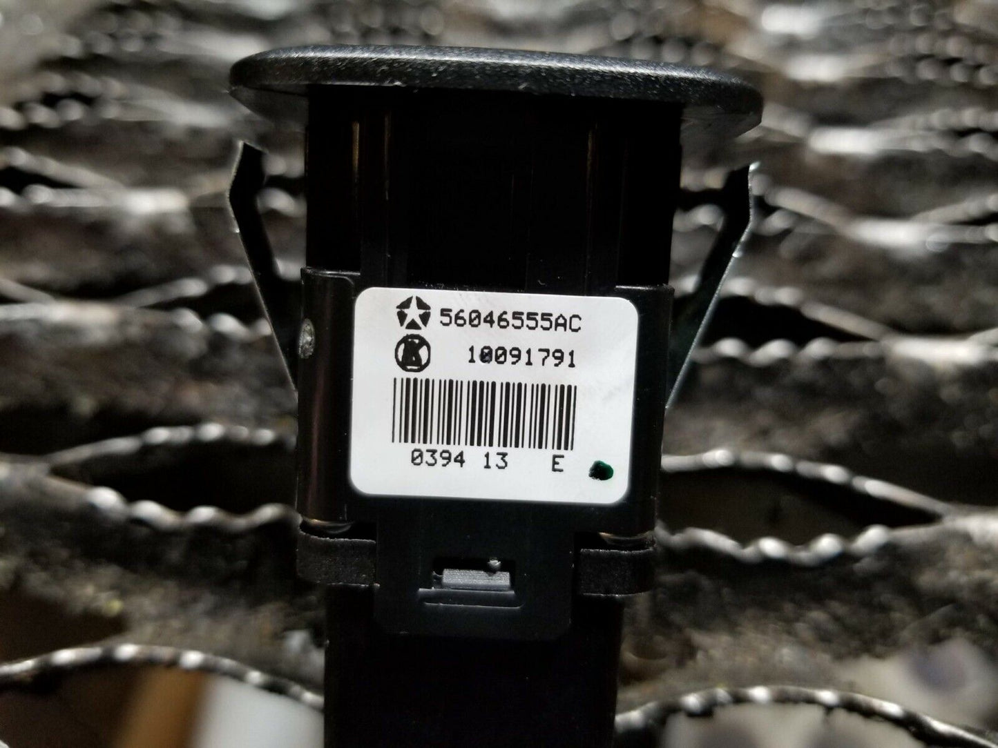 14 15 16 17 Jeep Cherokee Sport Rear Window Control Switch 56046555ac OEM