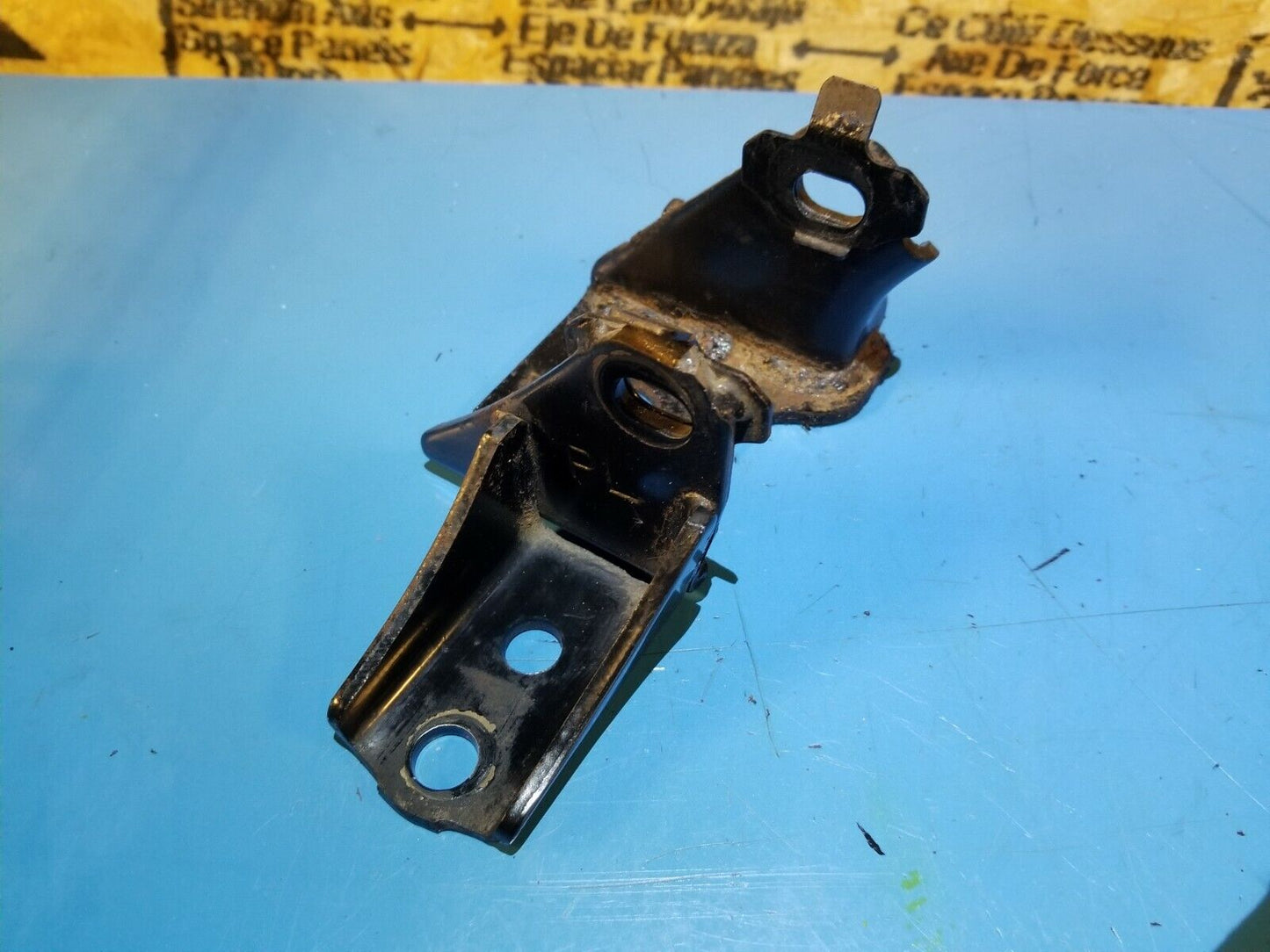 11 12 13 14 15 Lexus CT200h Transmission Mount Bracket OEM