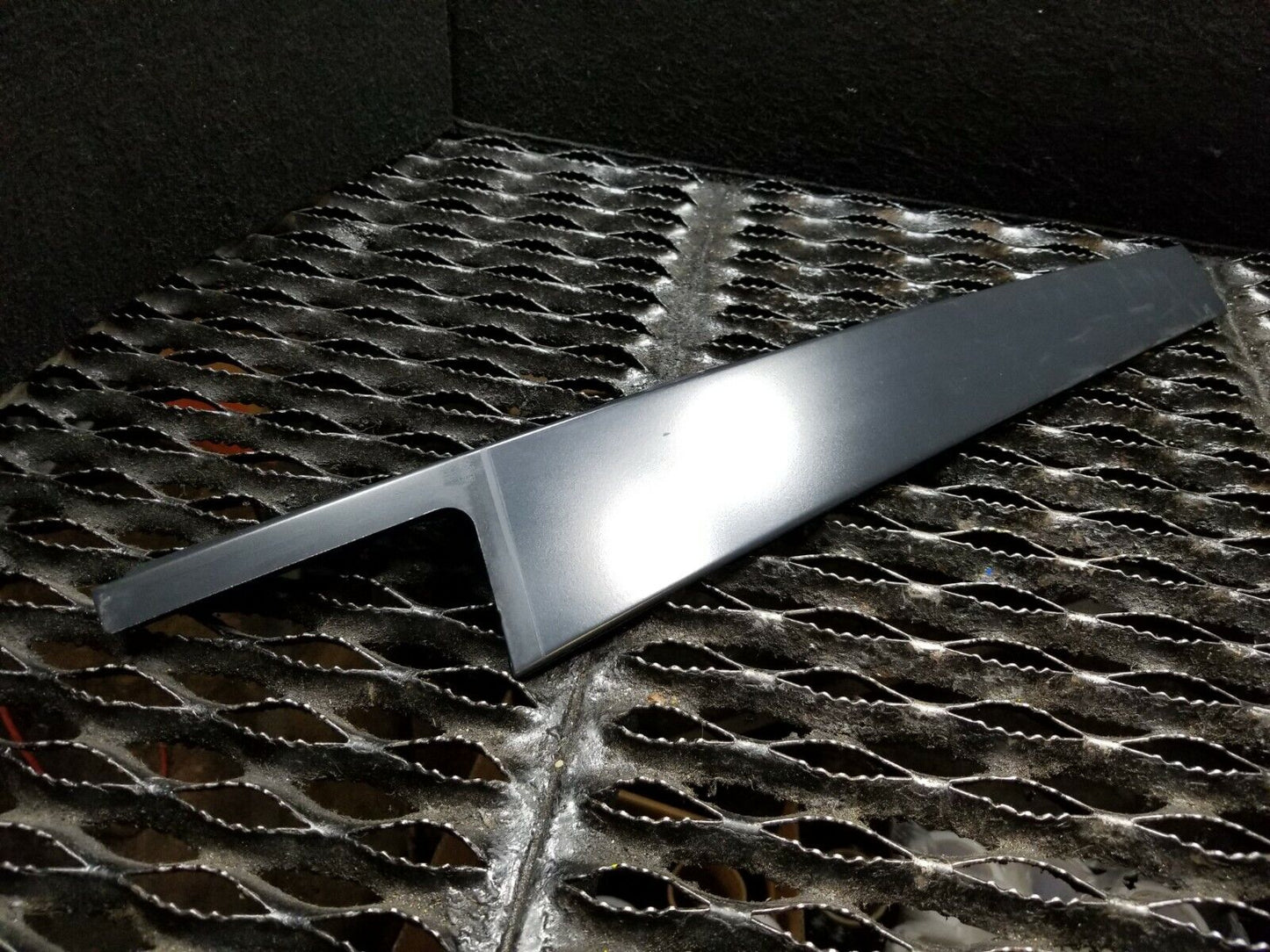 14 15 16 17 Jeep Cherokee Rear Door Window B Pillar Molding Pass Side Right OEM