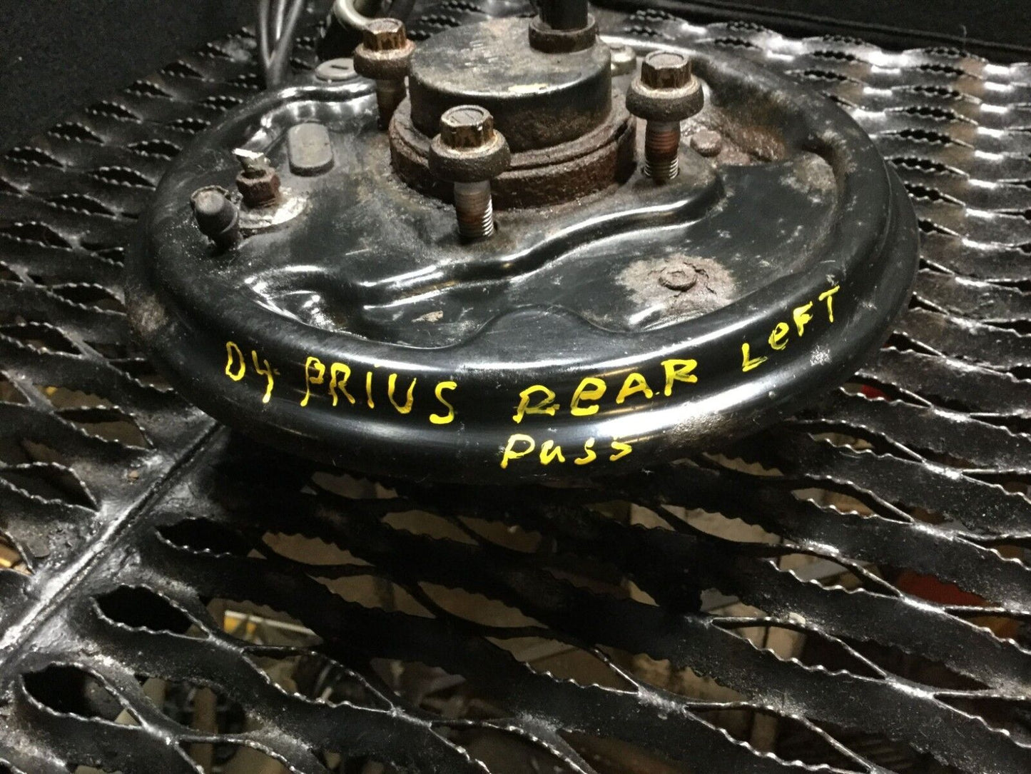 04 05 06 07 08 09 Toyota Prius Rear Left Driver Side Spindle Knuckle Hub OEM