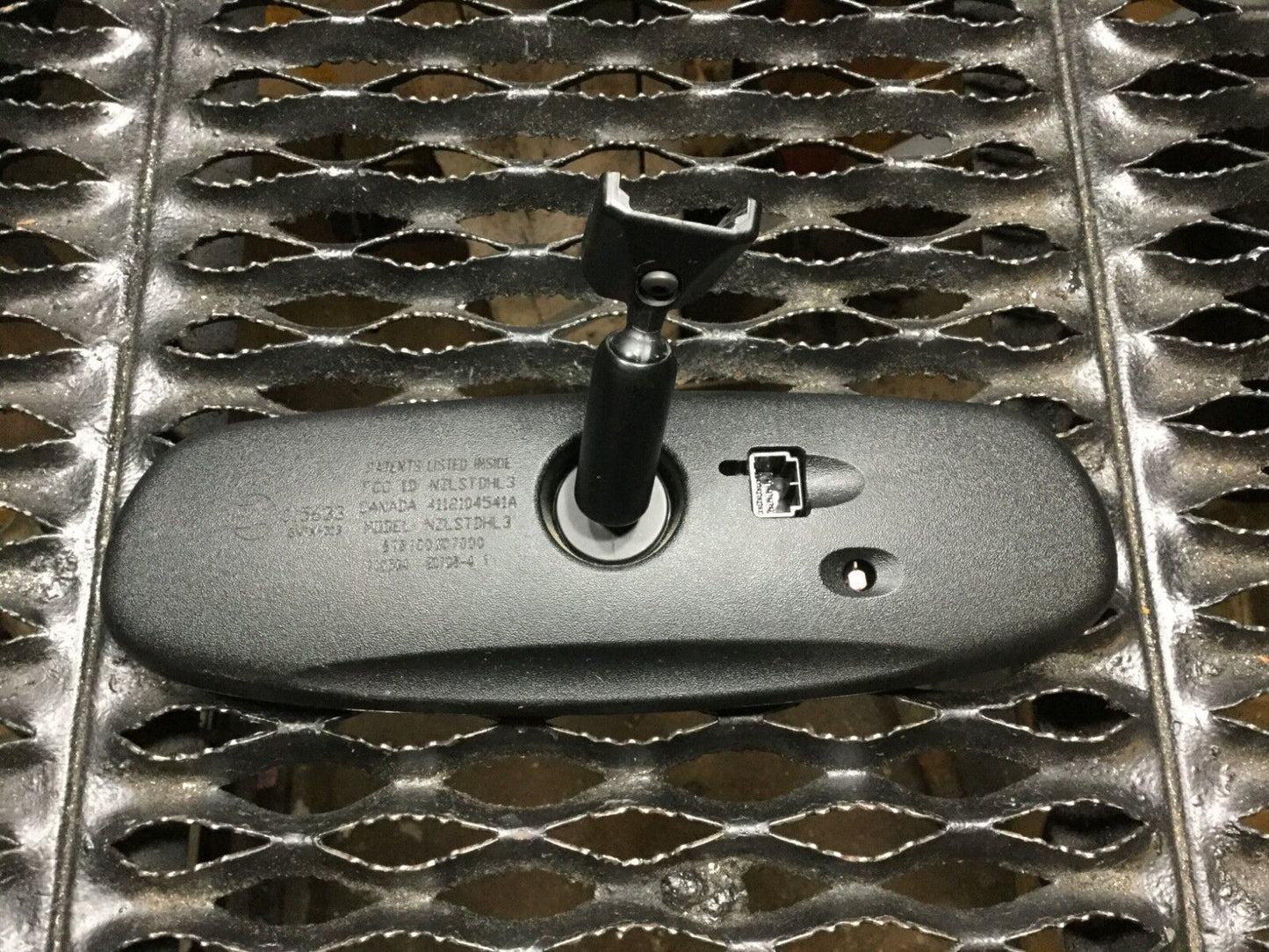 2004-2009 Toyota Prius Interior Rear View Mirror E11 015633 OEM