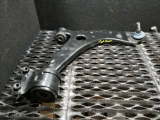 05 06 07 Volvo S40 2.4l Front Lower Control Arm Right Passenger Side OEM