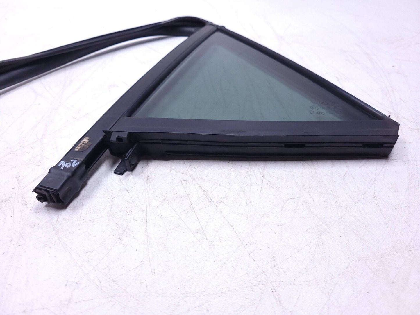 20 21 22 Hyundai Venue Rear Door Vent Window Glass Left Driver Side OEM