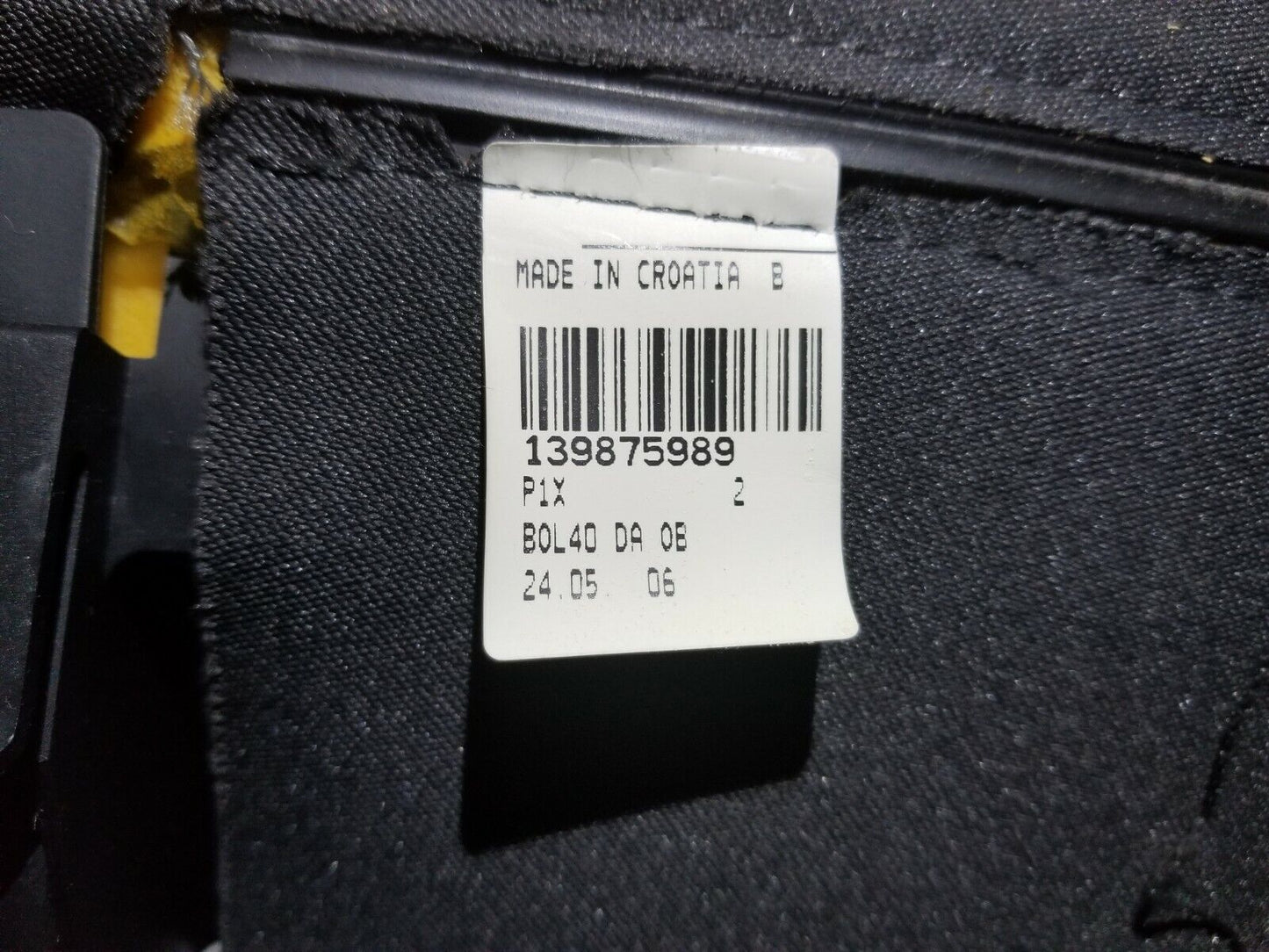 05 06 07 Volvo S40 Right Passenger Side Rear Seat Bolster Cushion OEM