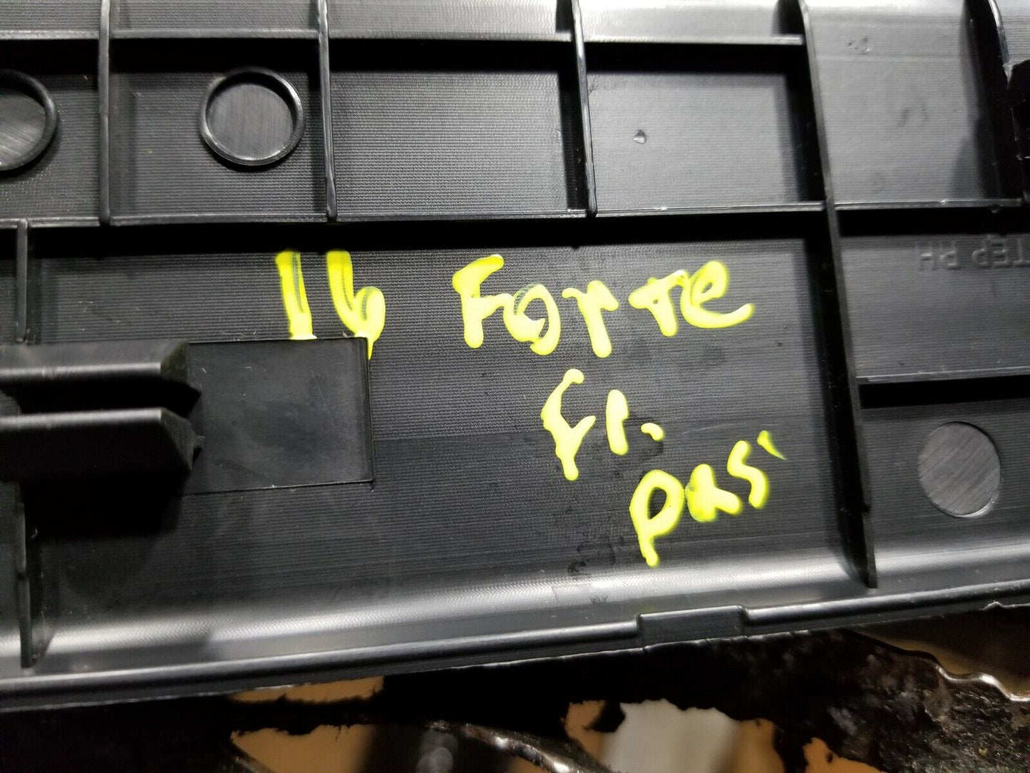 14 15 16 Kia Forte Front Right Passenger Step Sill Scuff Plate OEM 27k