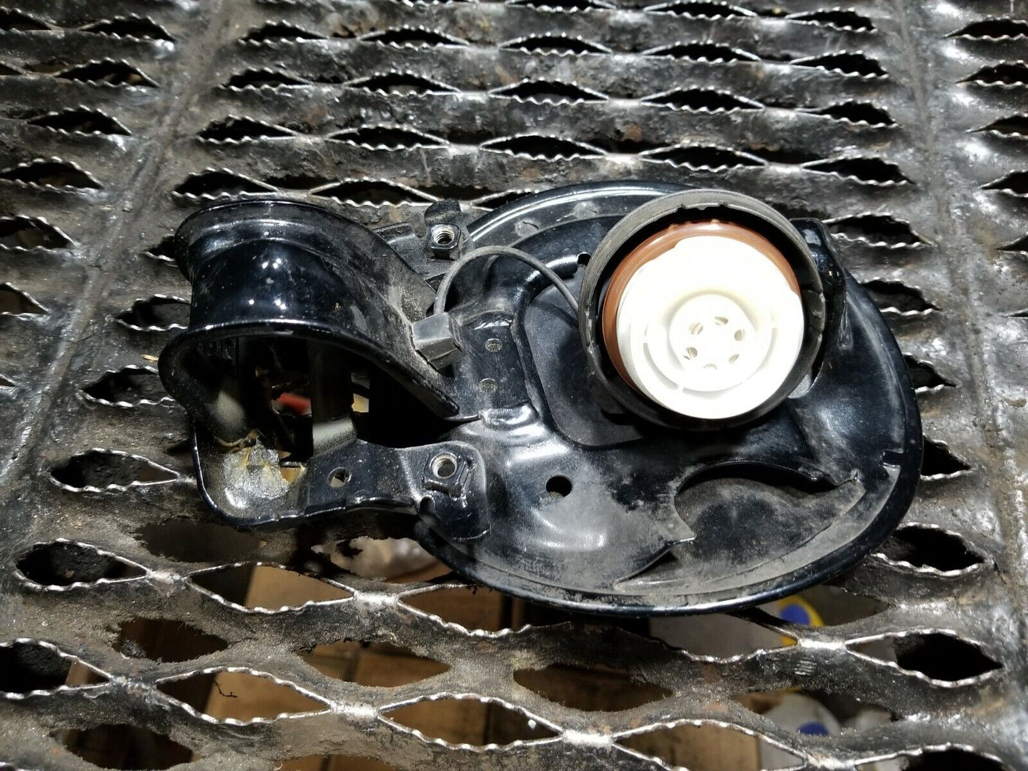 13 14 15 Honda Civic Sedan Fuel Tank Door Lid W/ Fuel Filler Cap OEM 89k