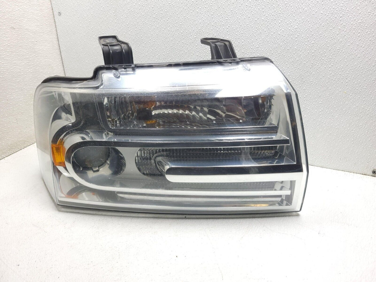 2007 - 2014 Lincoln Navigator Headlight Xenon Right Passenger Side OEM