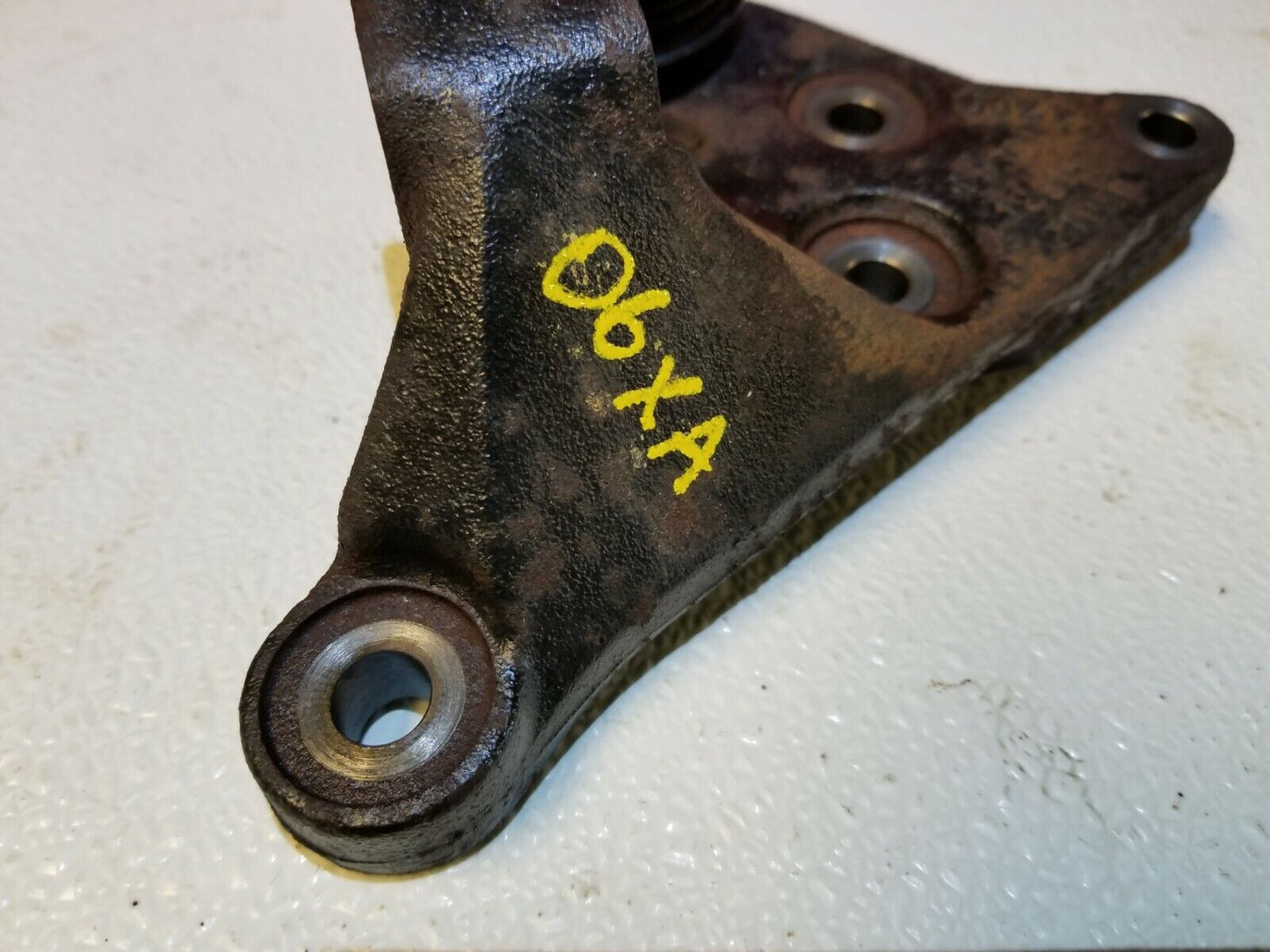 04 05 06 Scion Xa 1.5l Pulley W/ Bracket OEM 1nz-fxe