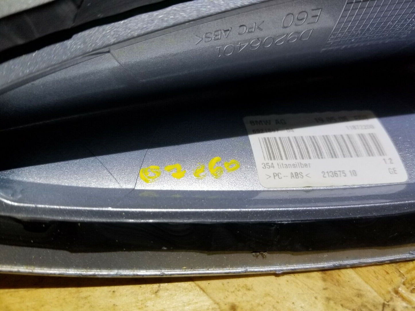 04 05 06 07 BMW 530xi E60 Shark Fin Roof Antenna Cover OEM