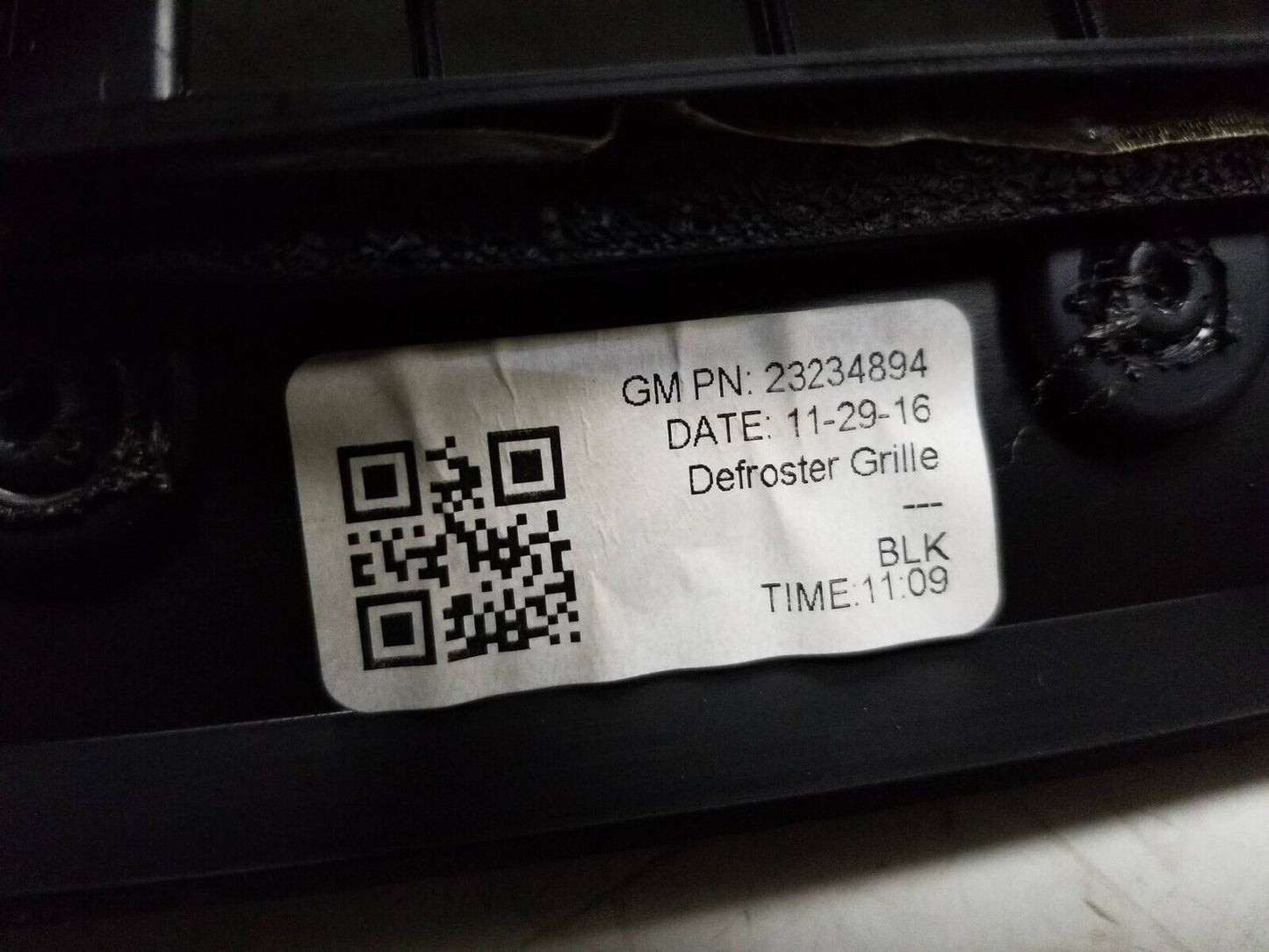 2013 - 2018 Cadillac Ats Dash Panel Defroster Grille Vent Panel 23234894 OEM