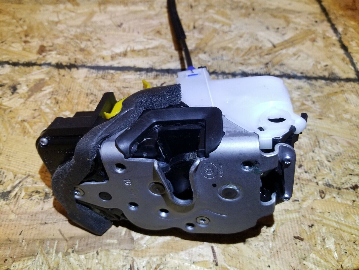 13 14 15 16 Buick Encore Front Left Driver Door Side Lock Latch Actuator OEM 32k
