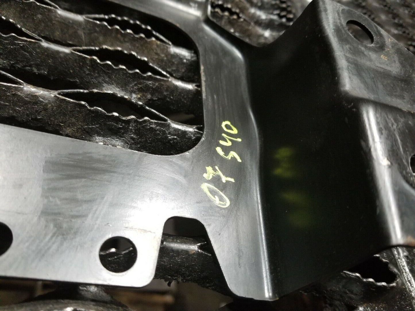 05 06 07 Volvo S40 Battery Tray OEM