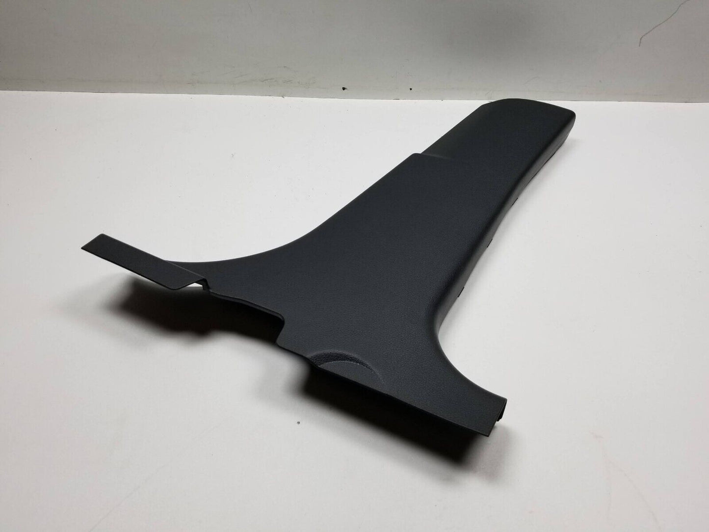 07 - 13 Suzuki Sx4 Hatchback B Pillar Lower Trim Cover Passenger Side Right OEM