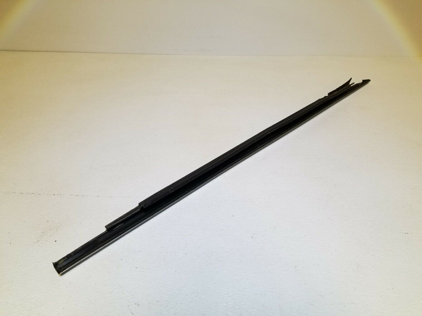 07 08 09 10 Chrysler Sebring Rear Pass Door Window Belt Seal Trim Molding OEM