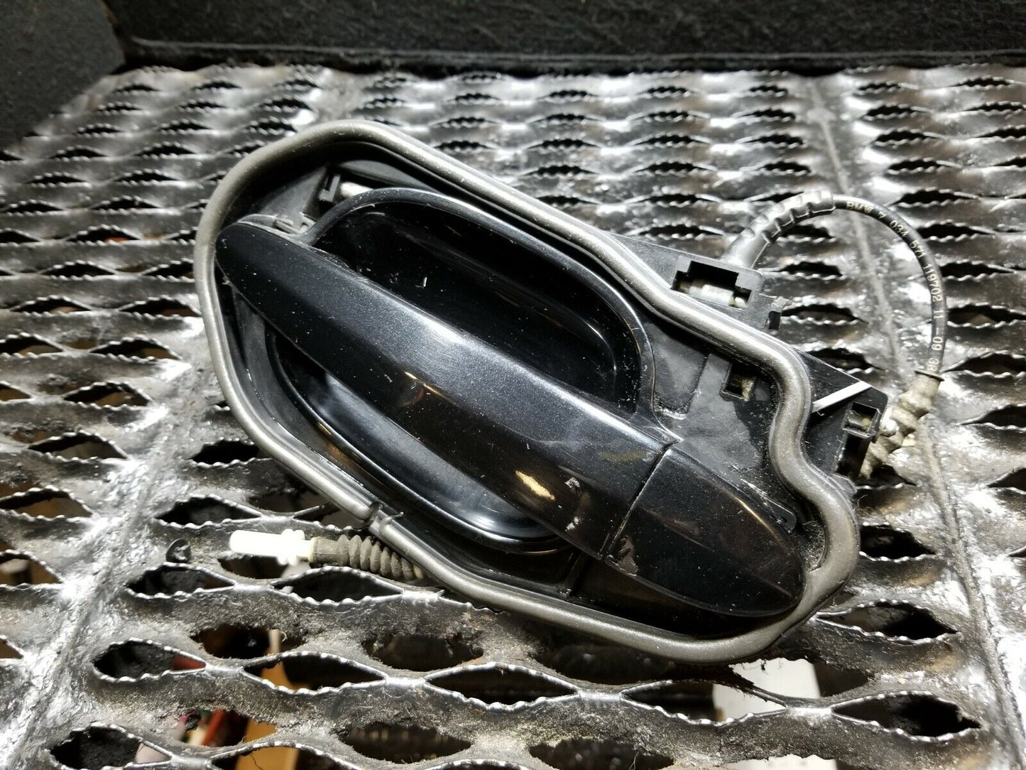 06 07 08 09 10 BMW 528i E60 Rear Left Driver Side Exterior Door Handle OEM