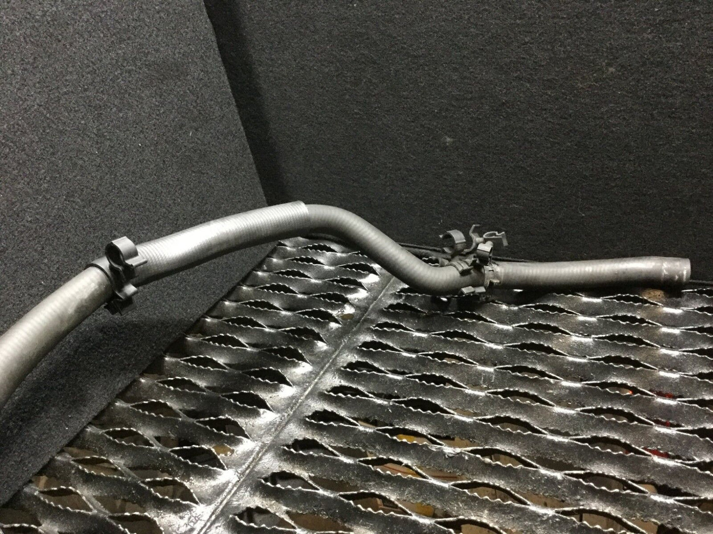 04 05 06 Porsche Cayenne 3.2l Radiator Hose Pipe Line OEM