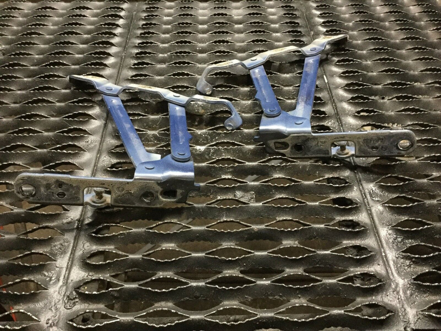 08 09 10 11 12 13 Infiniti G37 Rear Trunk Hinges Set OEM