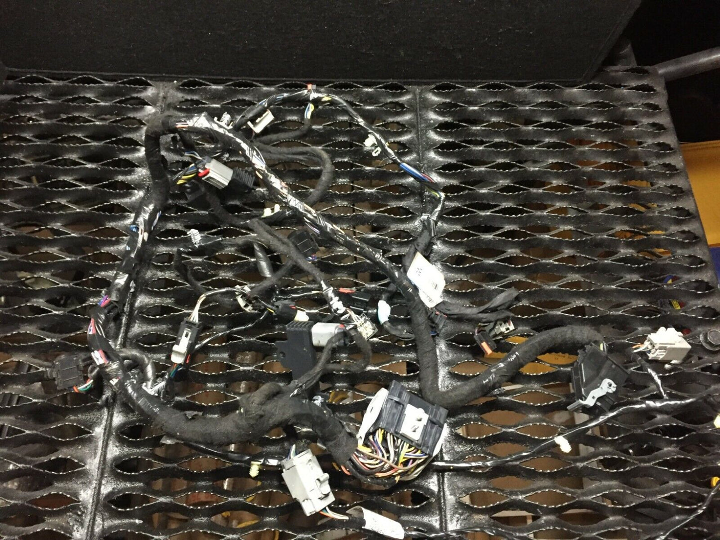 09 10 11 12 Lincoln MKS Center Console Wire Wiring Harness Antenna OEM D40