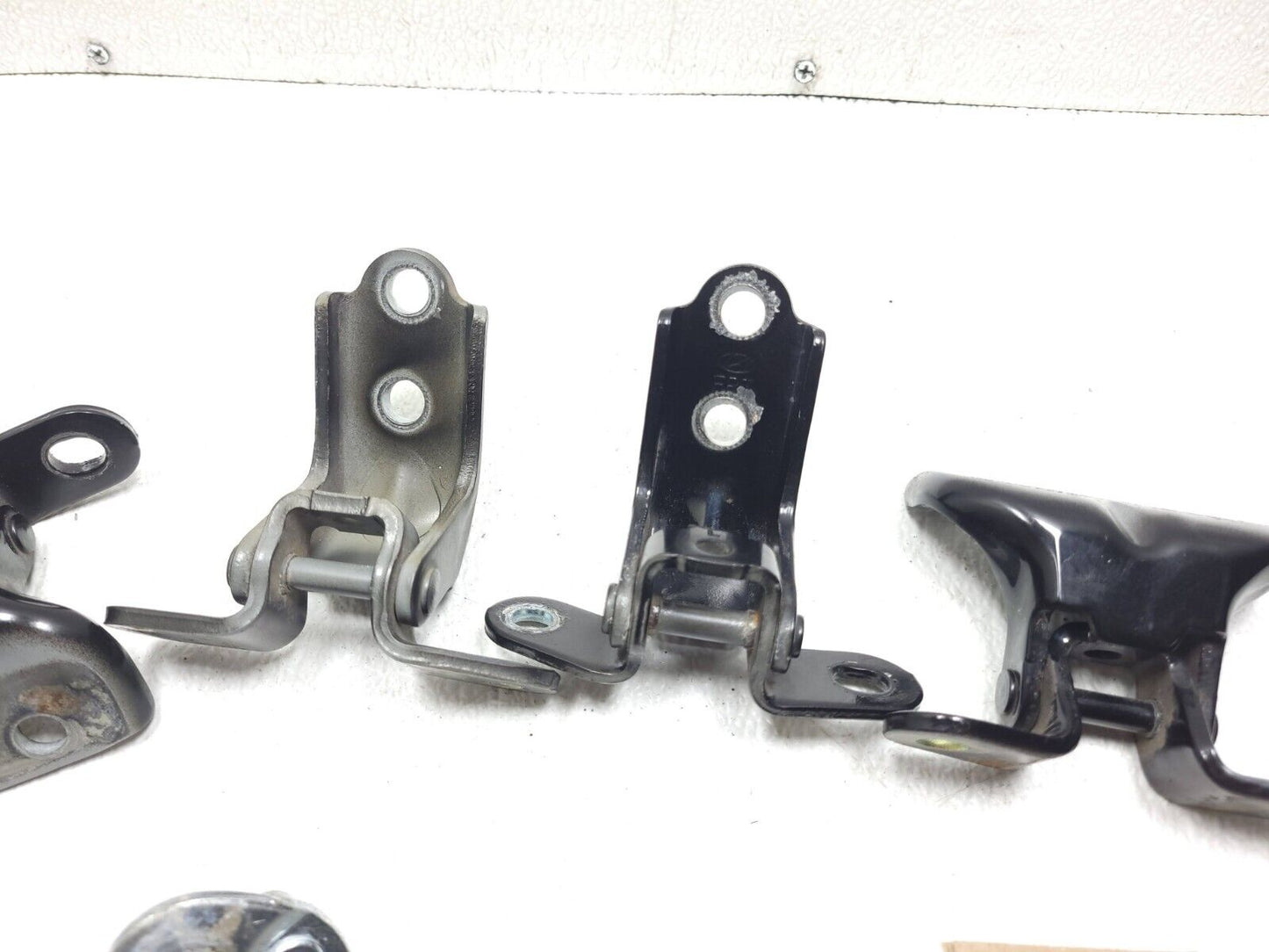 14 15 16 Hyundai Elantra Door Hinge Front & Rear Driver Side Left OEM