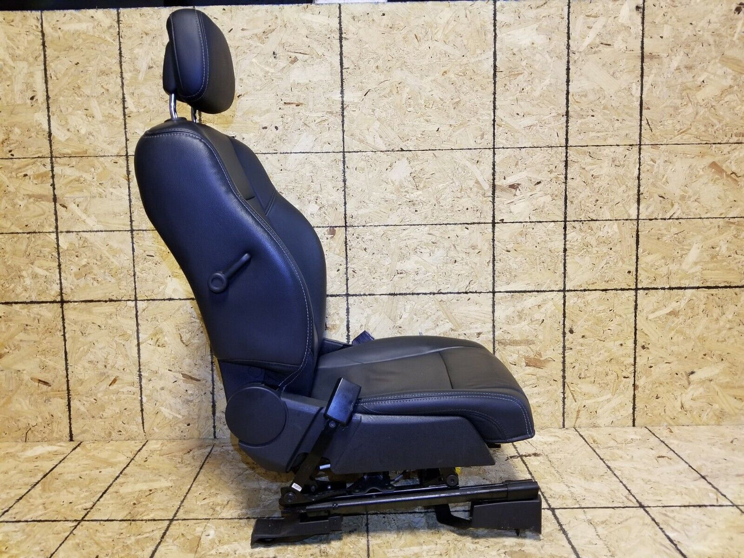 15 16 17 Jeep Compass Front Driver Seat Left Leather OEM 30k