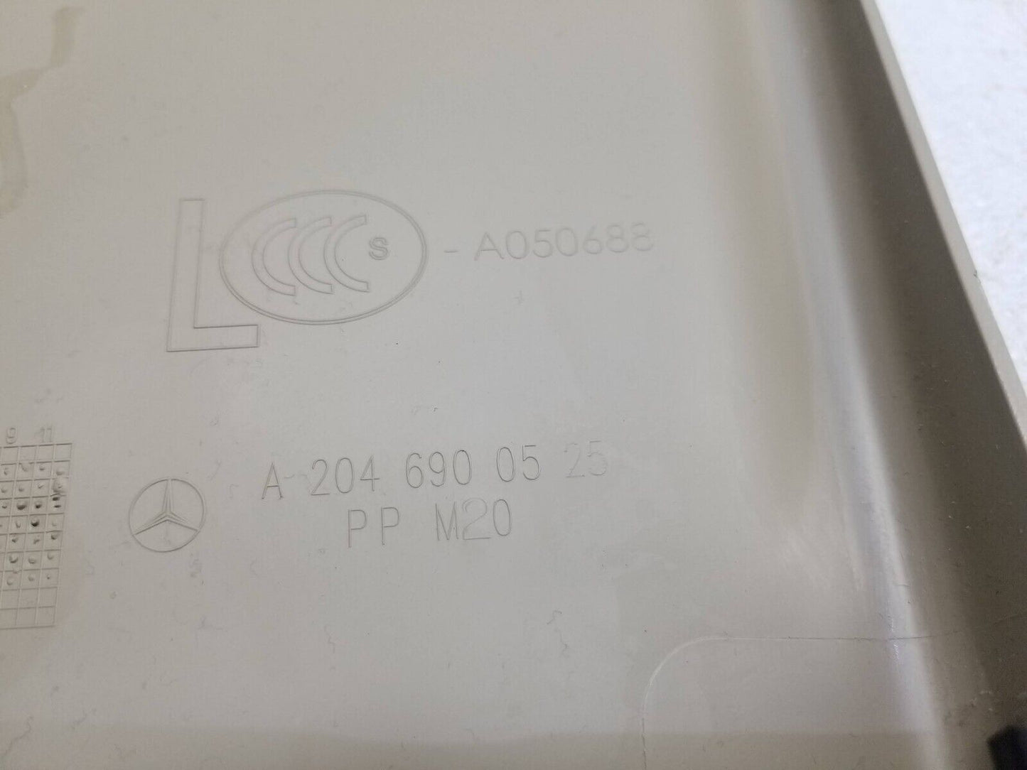12 13 14 Mercedes-benz C300 Left Driver B Pillar Teim Cover Lower OEM