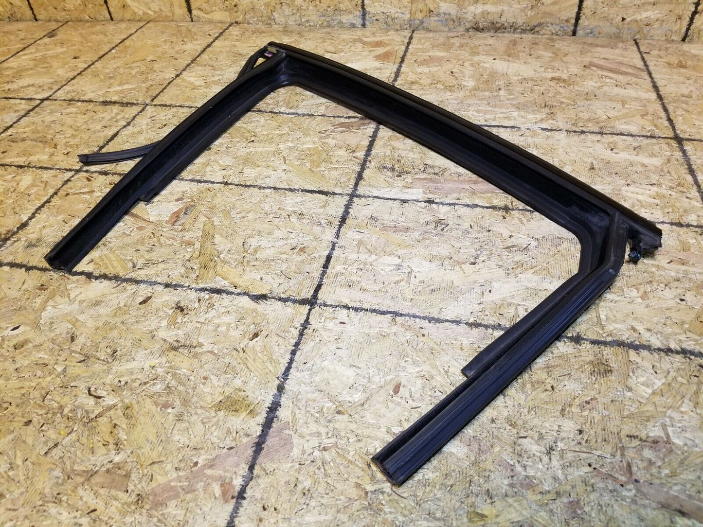 13 14 15 16 Dodge Dart Rear Left Driver Side Door Glass Frame Seal OEM