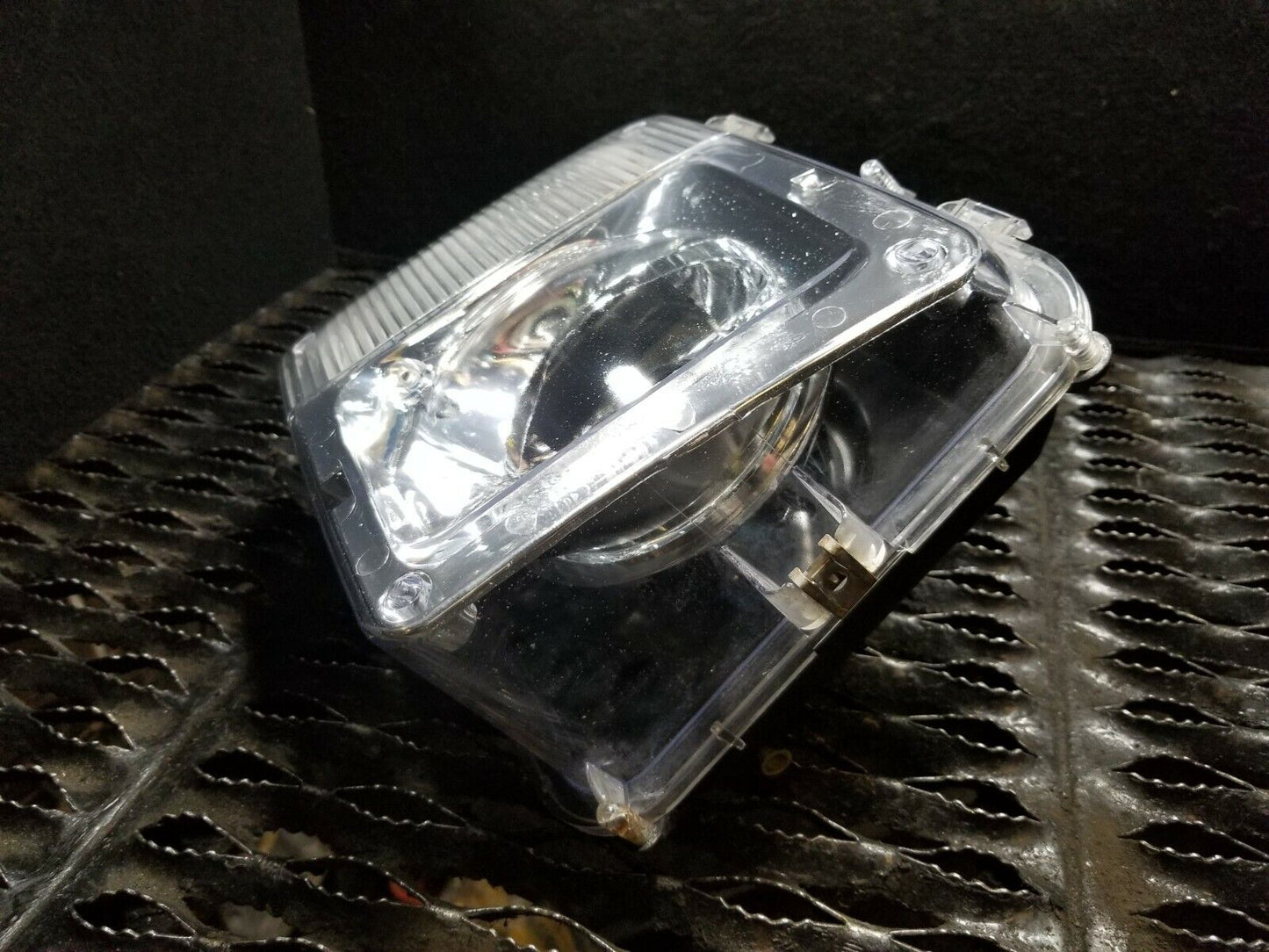04 05 06 07 08 09 Cadillac SRX Driver Left Fog Light Lamp OEM