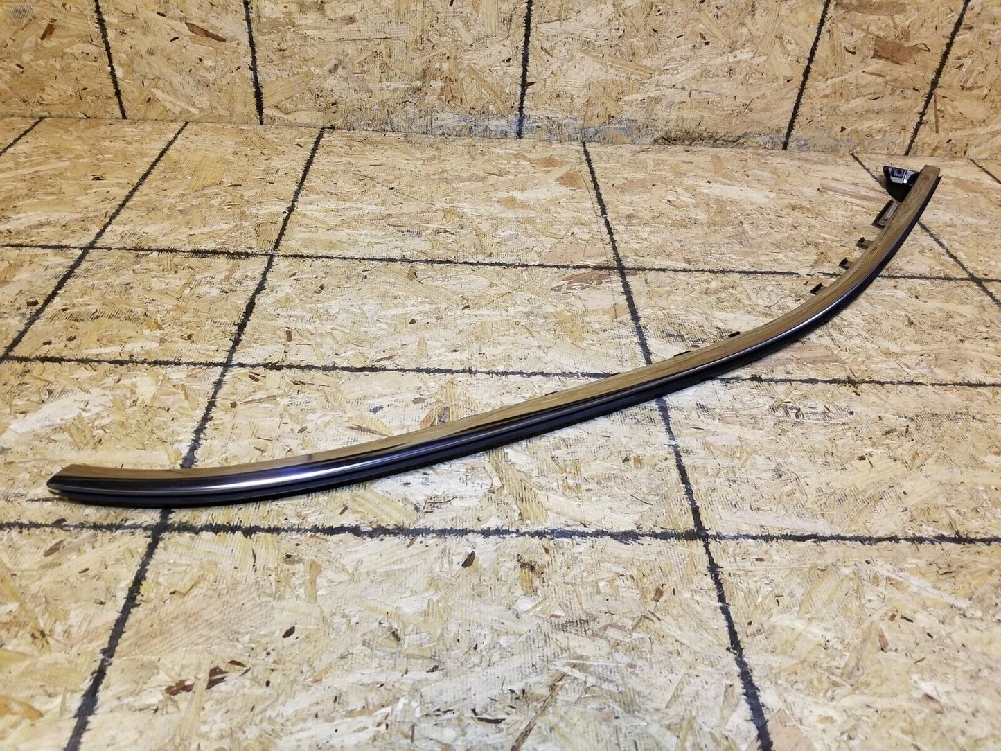 10 - 13 Chevy Equinox Front Door Window Belt Molding Passenger Side Right OEM